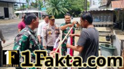Muspika Darul Aman Bersinergi Sambut HUT RI Ke-81 Lewat Gerakan Pembagian Bendera Merah Putih