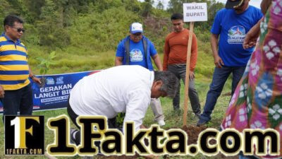Sinergi Jaga Kelestarian Alam, Pemkab Taput dan Demokrat Tanam Pohon di Tarutung