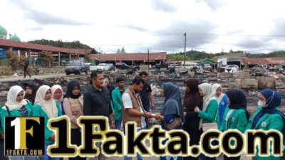 Ketua STIKes PNAD Berikan Bantuan Uang Tunai kepada Mahasiswa Korban Kebakaran di Jagong Jeget