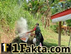 Sambut HUT RI ke-81, Babinsa Jatiluwih Bersama Unsur Desa Tata Lapangan untuk Perlombaan