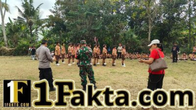 Tanamkan Semangat Juang Sejak Dini, Babinsa Belumbang Dampingi Lomba HUT Kemerdekaan di Sekolah