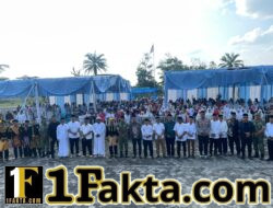 ” Berkah Kemerdekaan, Menebarkan Kebaikan ” Ketua Elang 3 Hambalang Riau Lakukan Zikir Akbar, Bagikan 1000 Paket Sembako dan 1000 Karung Beras untuk Masyarakat Kampar