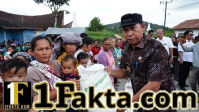 Bupati Taput Salurkan Bantuan Pangan untuk 41.140 Keluarga, Warga Diminta Aktif Perbarui Data Perlinsos
