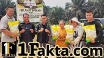Ahmad Yanis Ketua Koptan Kampar Jaya Bersama – KSO Agrinas Salurkan Bantuan Beras Ke Karyawan Kebun