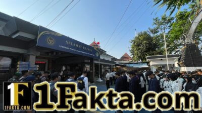 Lapas Sidoarjo Gelar Penggeledahan Gabungan dan Tes Urine Gandeng TNI, Polri, BNNK, Brimob Batalyon A Kompi 4 Perkuat Sinergi Wujudkan Lapas Aman dan Bersih dari Barang Terlarang 