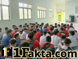 Polisi Peduli Pendidikan, Kapolsek Peureulak Barat Motivasi Pelajar SMKN 1 Peureulak